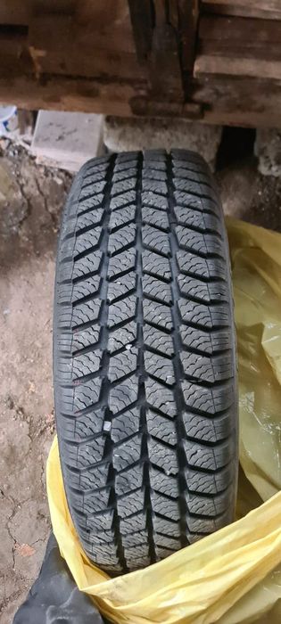 4 anvelope de iarnă , jante +capace VW 5*112