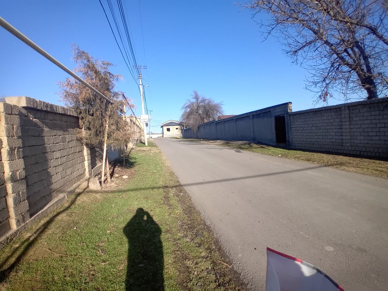 Toshkent tumani uzumzorda yer sotiladi fasat 40*25 ichkarisiga