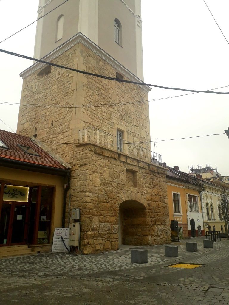 Persoana fizica vand garsoniera in centru, parter, Turnul pompierilor