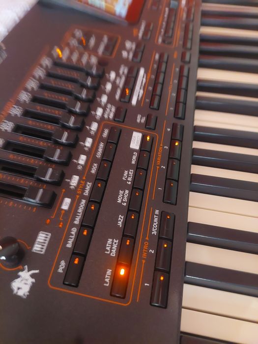 Korg pa3x-76  kronos