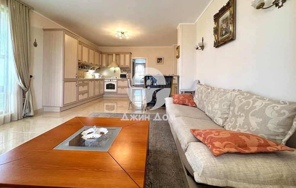 Продава се Тристаен апартамент в Несебър - 149 кв.м за 1939 €/кв.м - Снимка #2