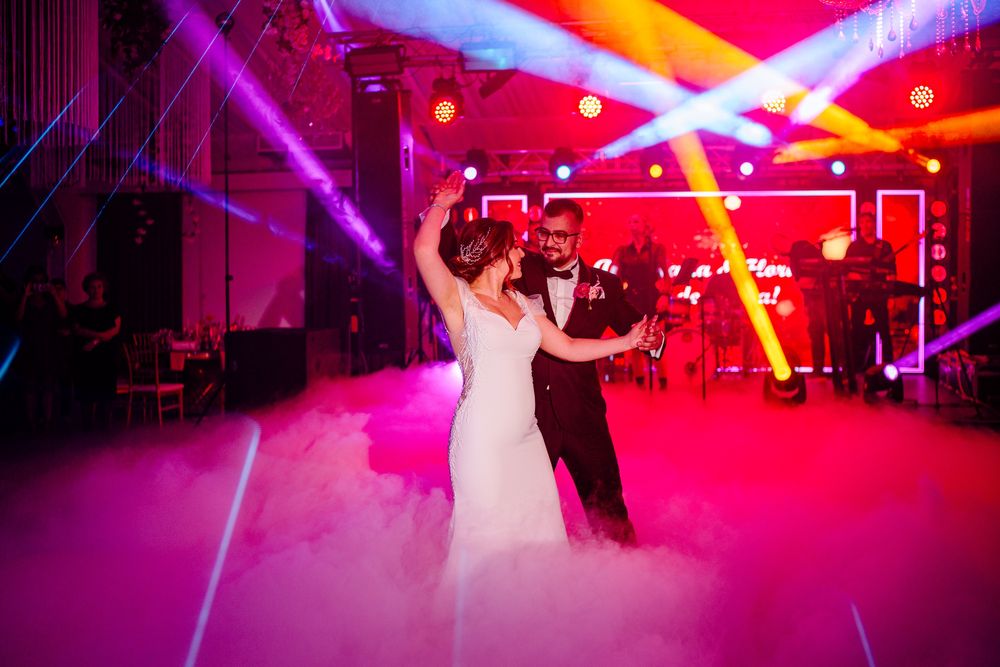 FUM GREU By SEZ CRAIOVA Cabine Foto Artificii Schela Lumini Litere