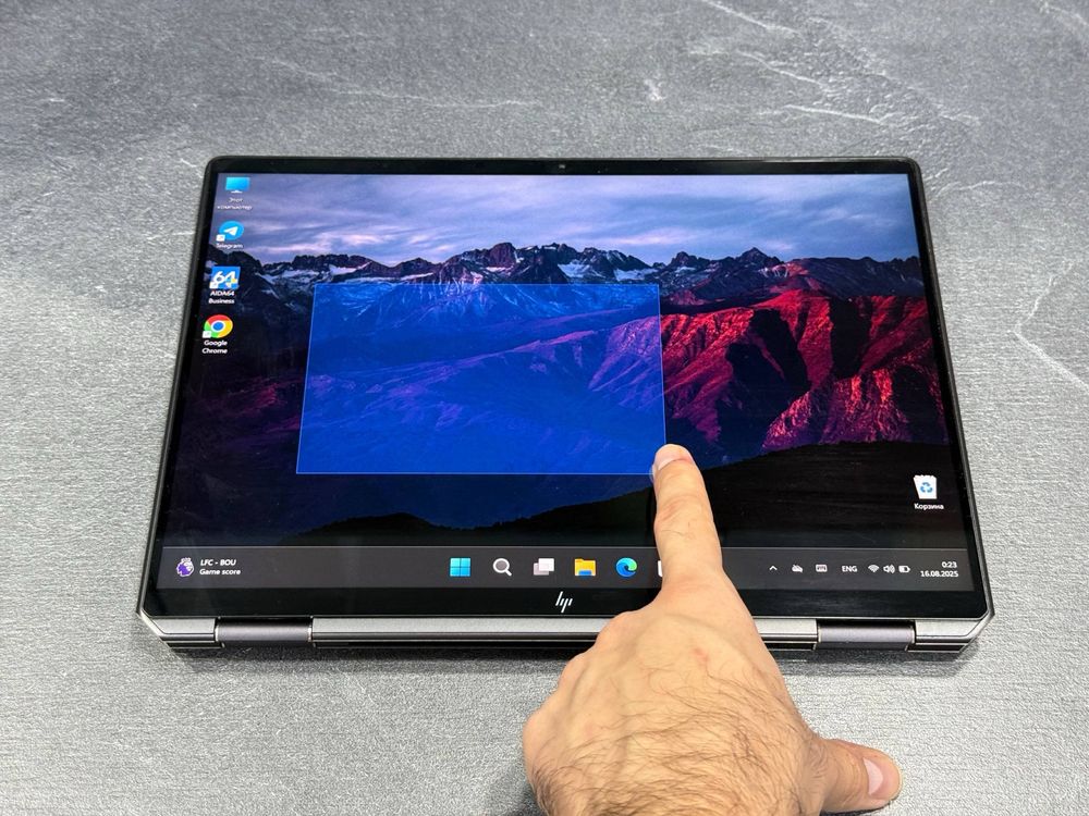 HP Spectre x360 i7-1355U / 16 / 256 GB NVMe SSD M2