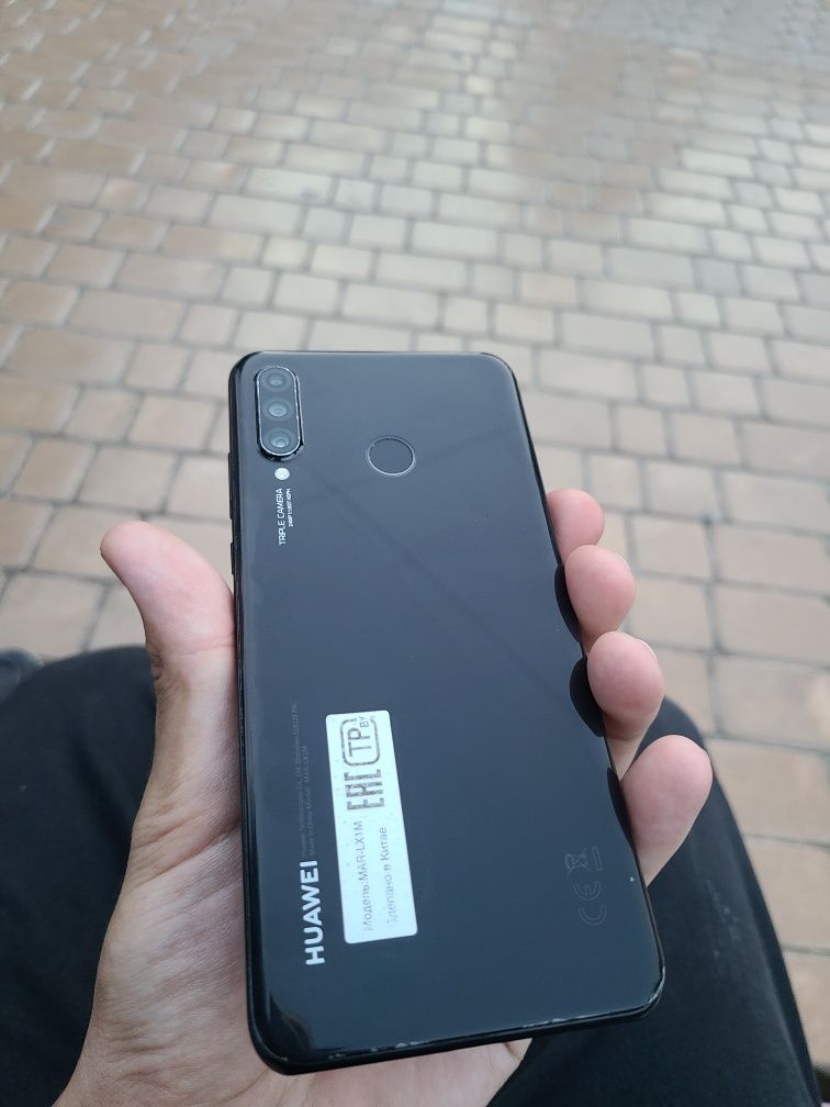 Продаётся Huawei P30 Lite (не включается)