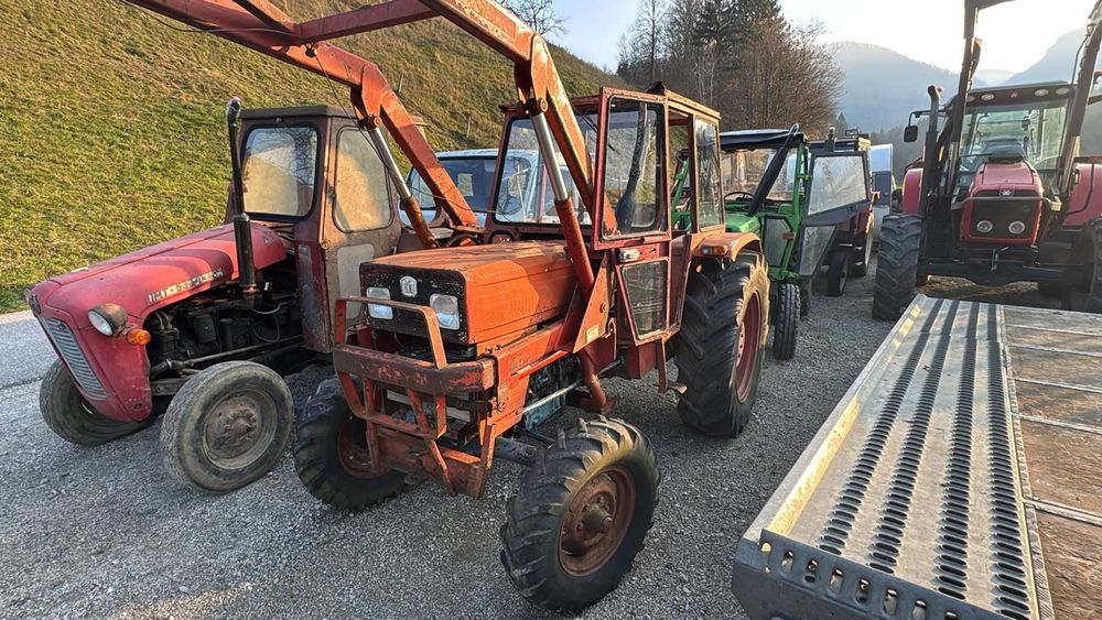 Incarcator frontal utb universal fiat