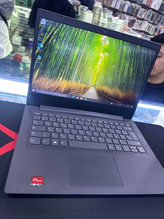 Notebook sotiladi Acer E1-531G