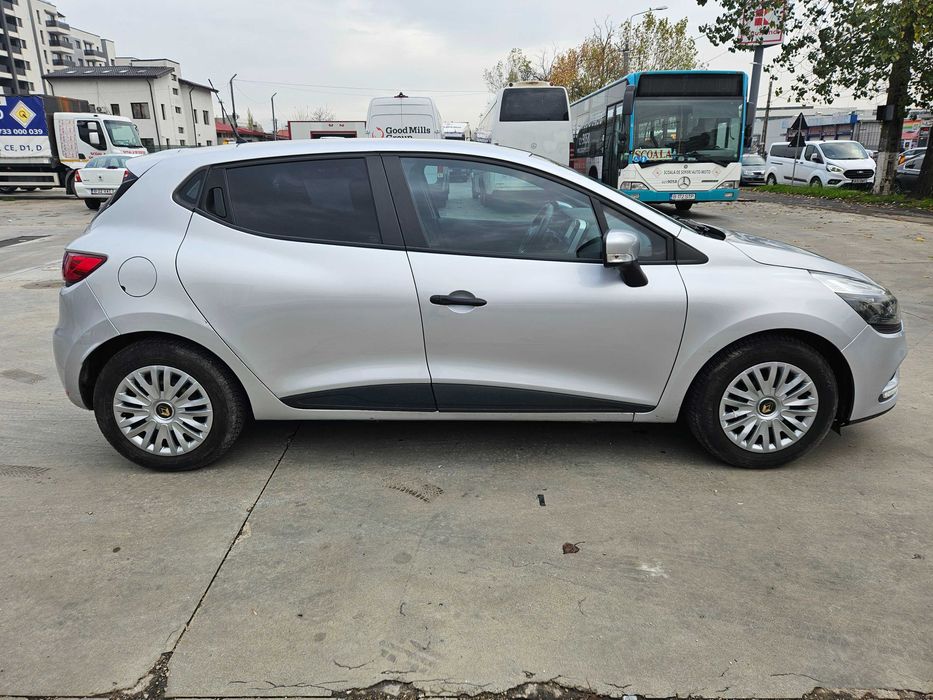 Vand Renault Clio 1.5 diesel /  2017 / navigatie / camera