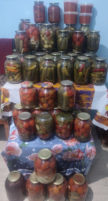 Соленья домашние ,салаты, кампоты