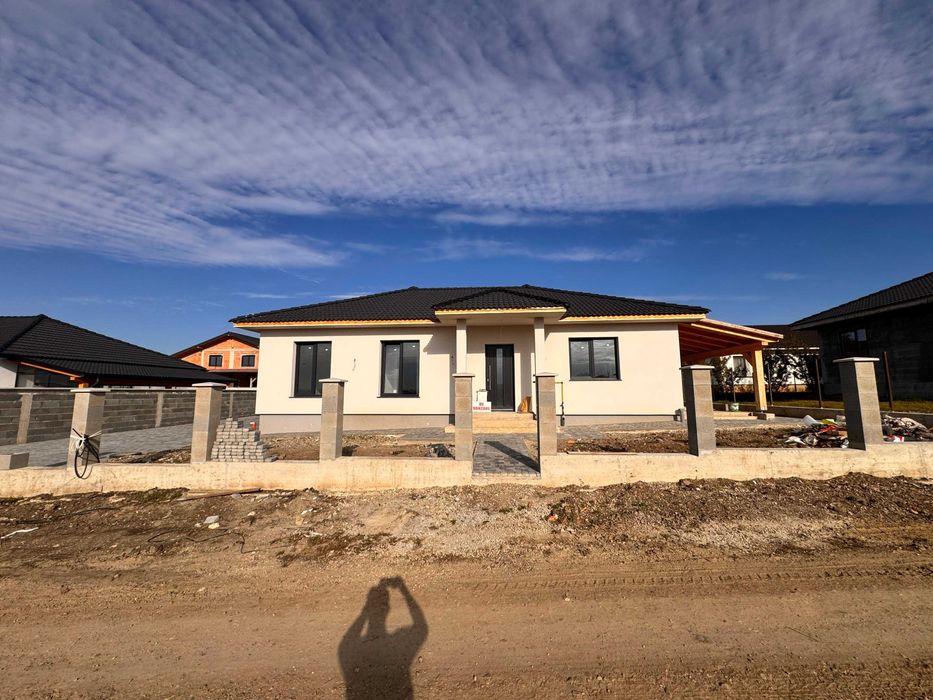 casa de vanzare semifinisat