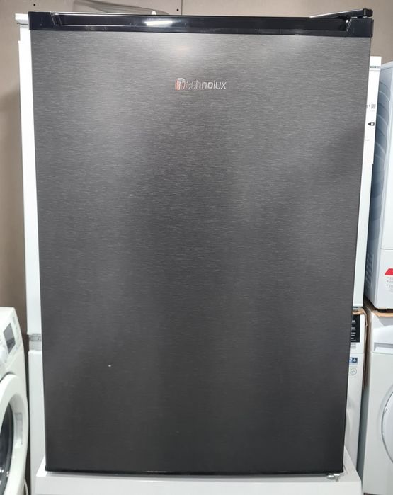 Чисто Нов хладилник с камера TECHNOLUX 84см тъмен инокс