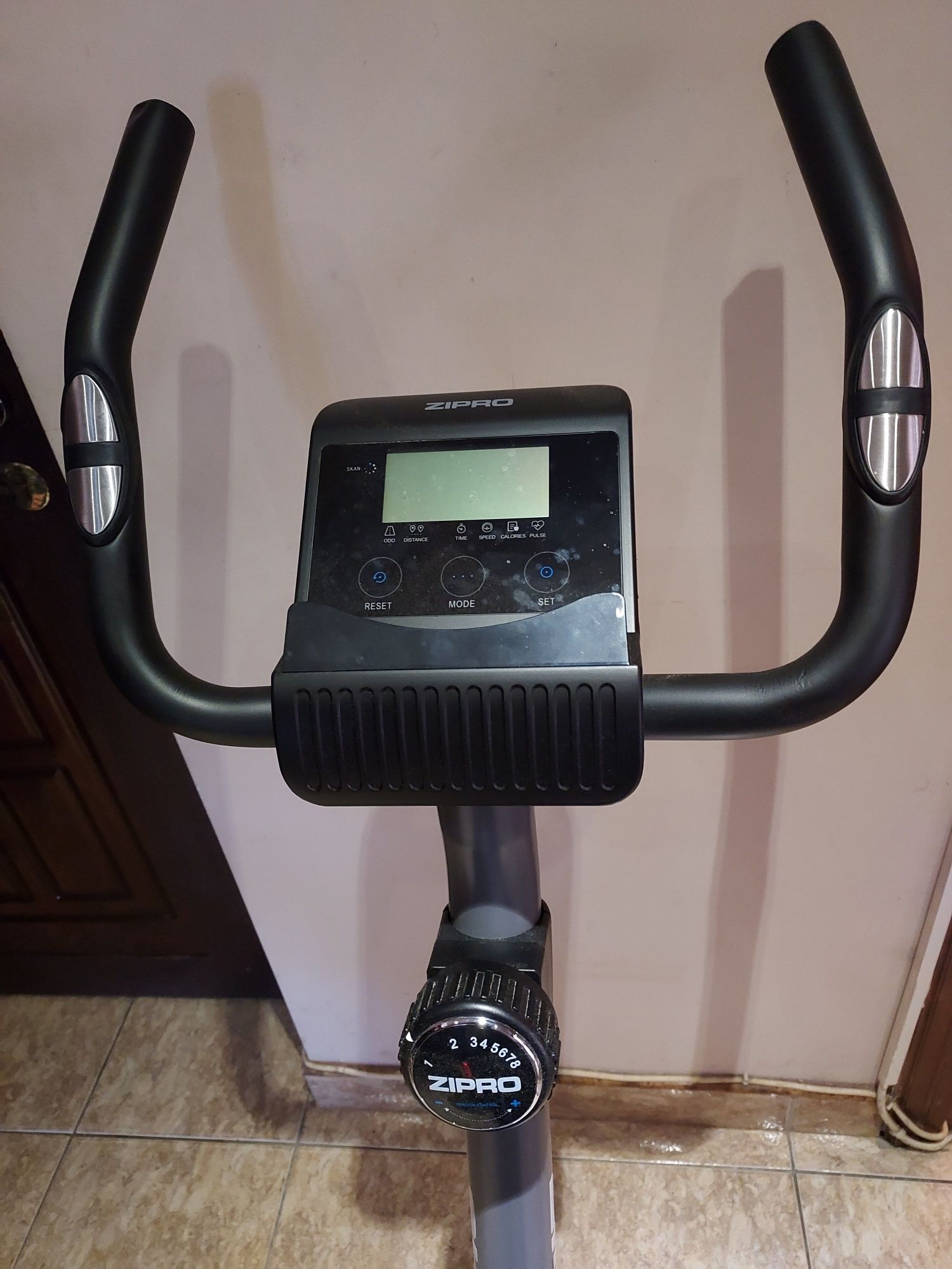 Bicicleta magnetica Zipro beat și aparat abdomene Vitalmaxx