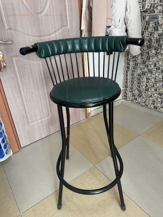 Барный стульчик для макиажа