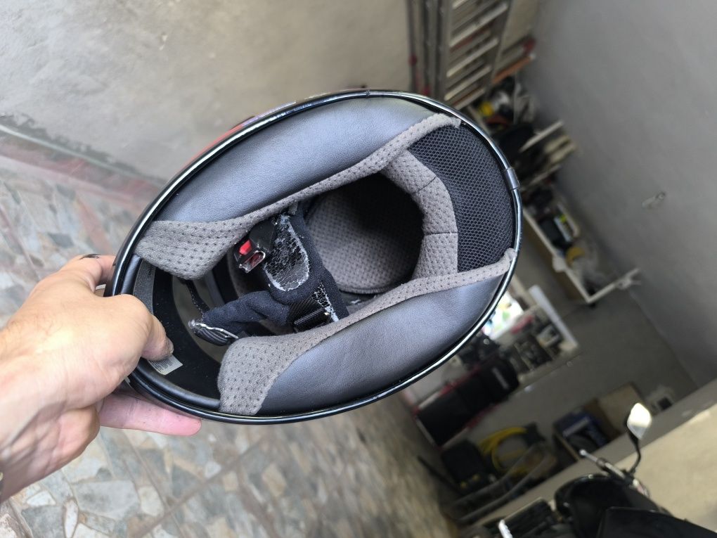 Каска за мотор SHOEI