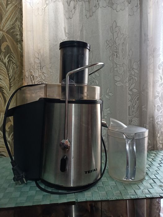 Продам соковыжималку