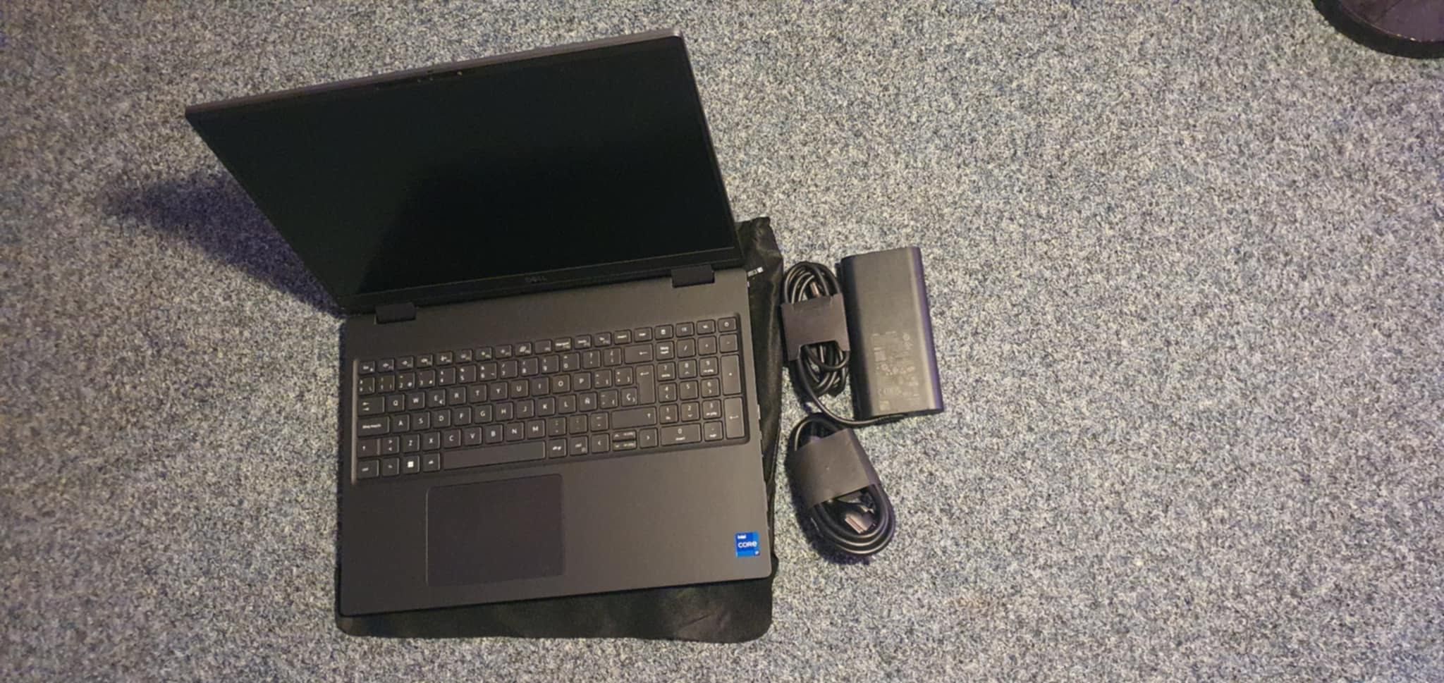 Vând laptop DELL PRECISION 7680 nou