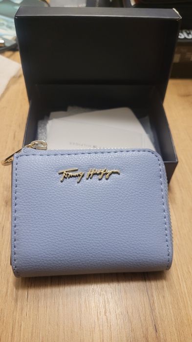 Портфейл tommy hilfiger