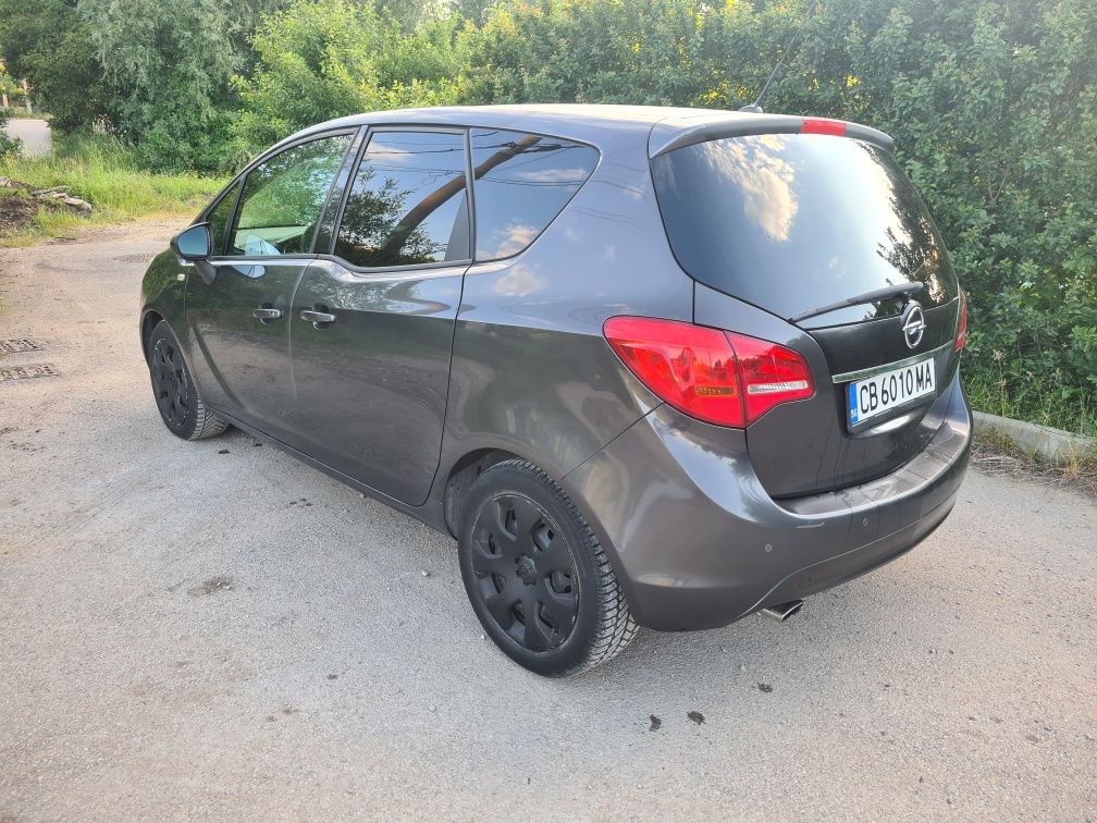 Продавам Опел Мерива 2010г 1.4 турбо 140к.с 6 скорости 200000км