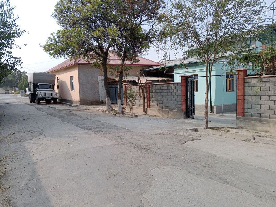 6-sotixli uy sotiladi