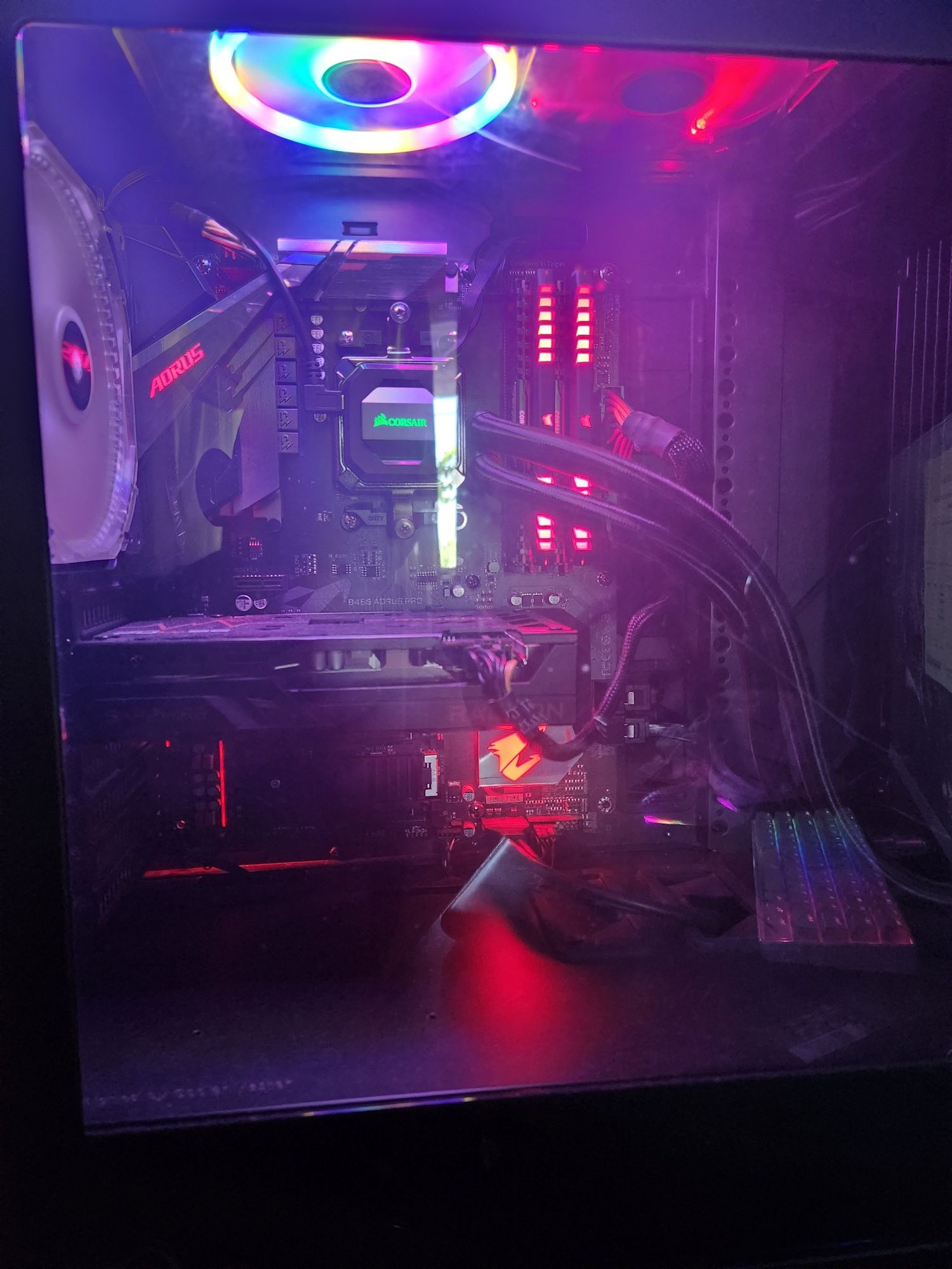 Компютър -pc 32ddr 4 ram 8 video