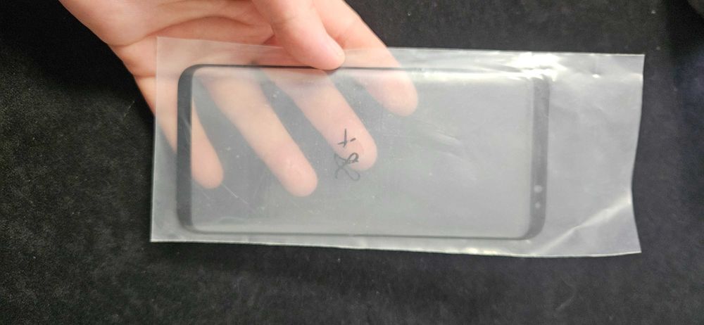 Vand carcasa(geam) noua parte fata samsung s8+!