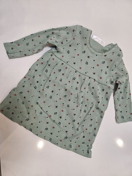 Лот дрешки за момиченце размер 6-9 есен/зима.