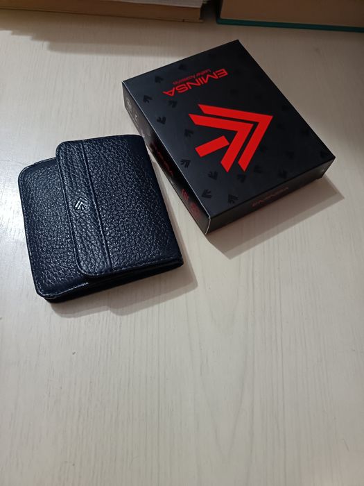 Портмоне сотилади