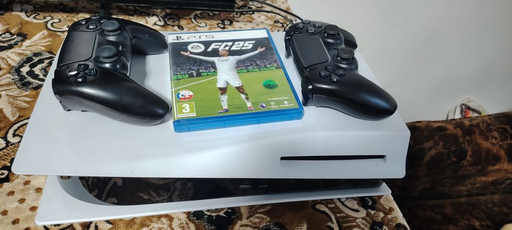 PS 5 Disk Edition + Căști AQIRYS CADOU