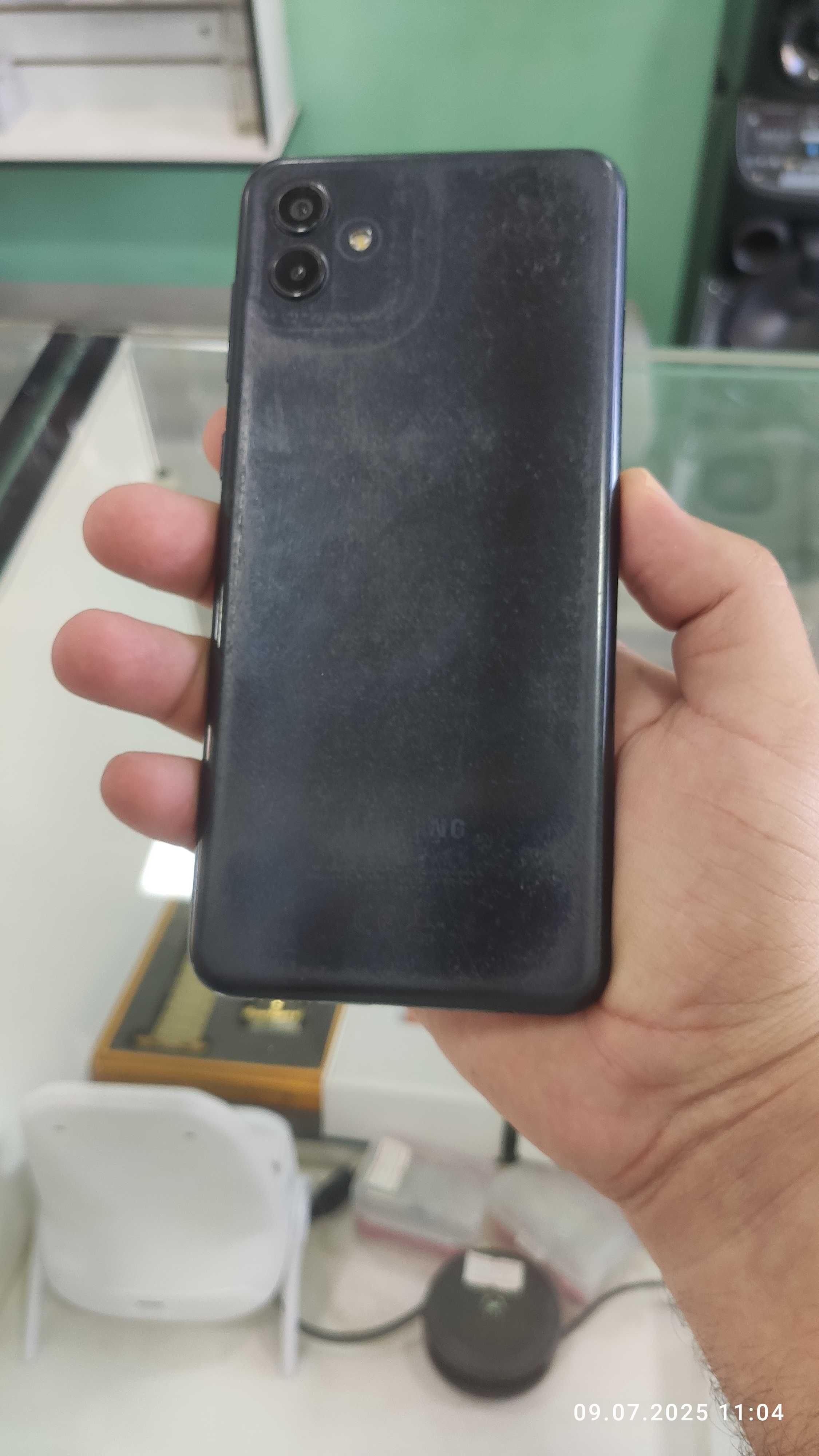 Samsung A 04  64 gb