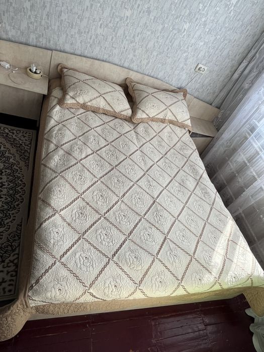 Продается спальный гарнитур б/у