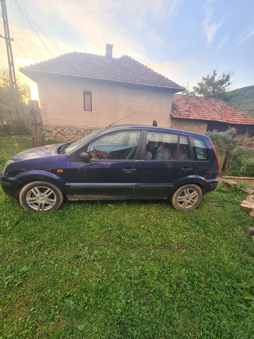 Ford Fusion  2002