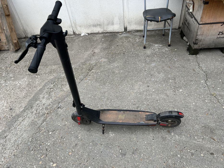 Trotineta electrica cu vitaza maxima de 25Km