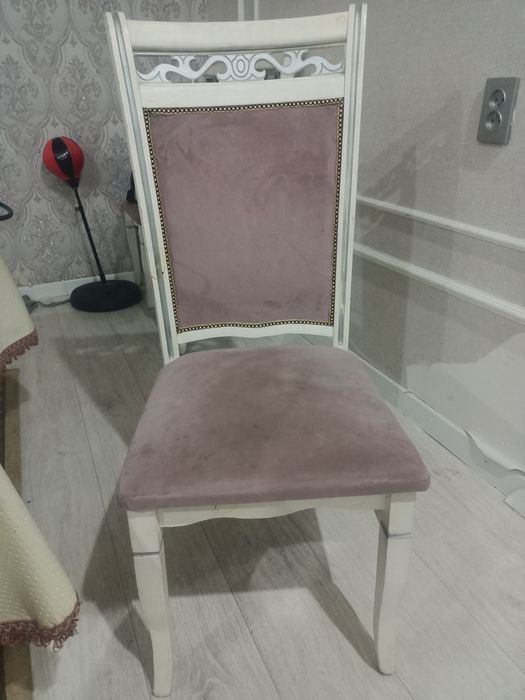 Стол және стулья