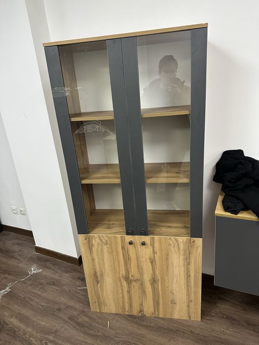 Продам шкафы и прочую мебель для офиса