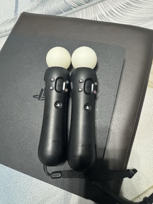 PS 4 като нов в комлект с висчко от снимките.