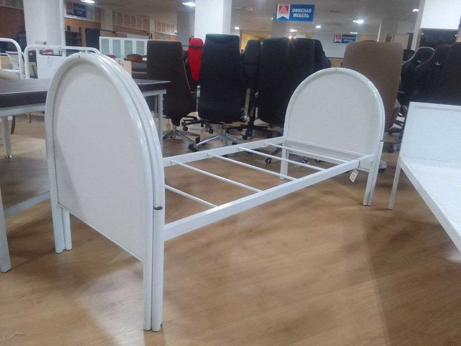 Кровать металлическая