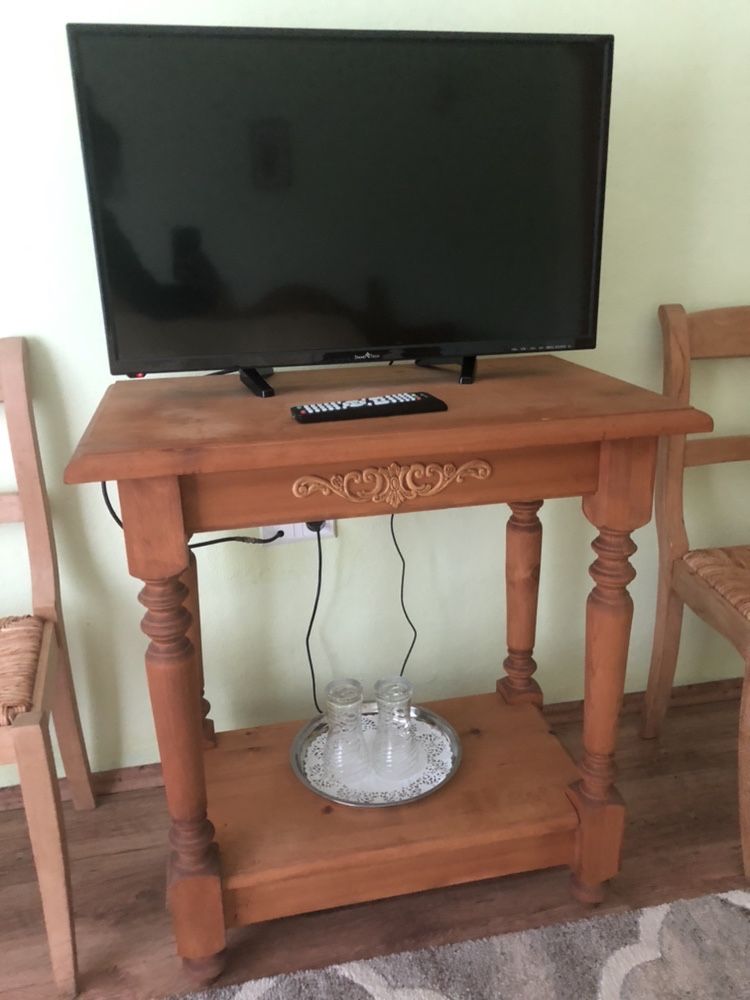 Consola TV rustica din lemn