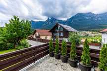 The Bear House 1, vila de inchiriat langa castelul Cantacuzino