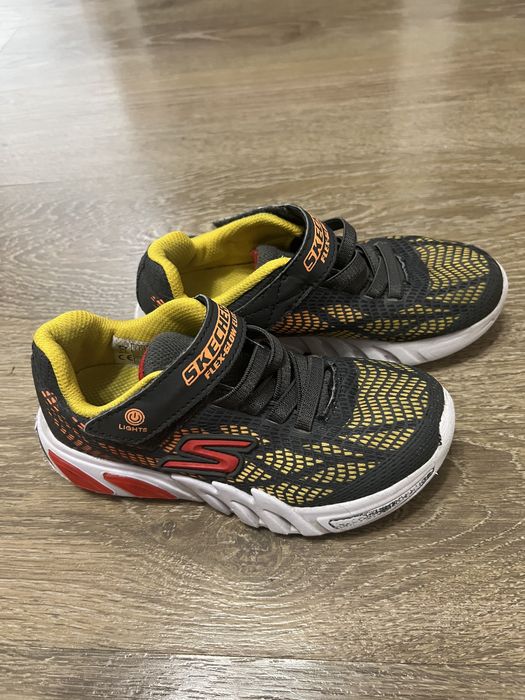Adidasi Skechers cu leduri copii , marimea 32