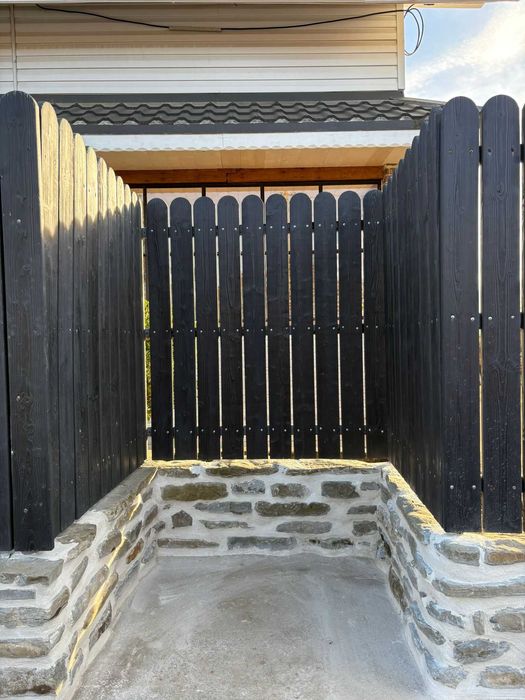 Porti si garduri din lemn (la comanda)