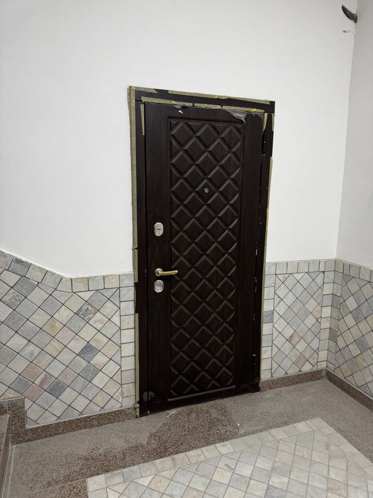 Продаётся целый этаж 3 квартиры, 67кв, 118кв, 120кв Ц-5 коробка