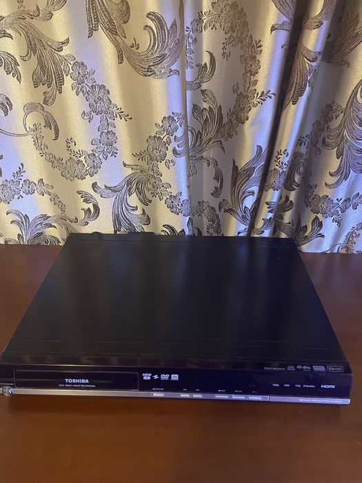 înregistrator DVD Toshiba D- R400 cu conversie la 1080p