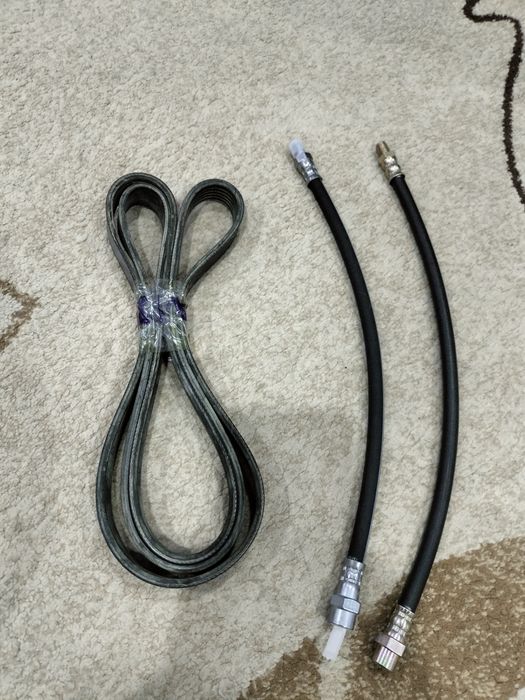 На автомобиль Мерседес 124 Шланги тормозные2шт, ремень генератора 1шт