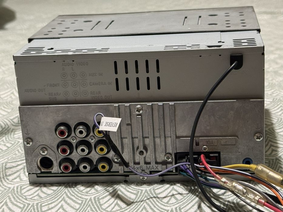 Vand linie audio Alpine, cu statie si boxe Focal