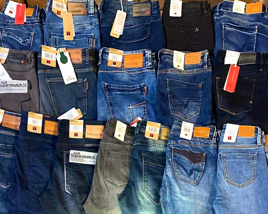 Blugi Jeans Timezone. 18.000 Bucăț