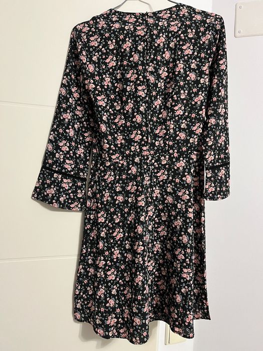 Rochie H&M din țesătură crep