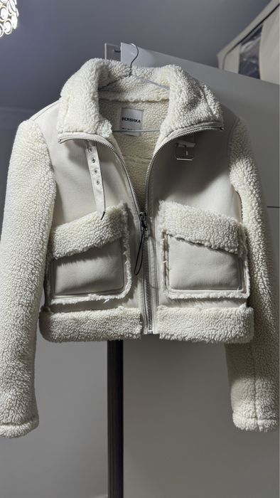 Bershka. Дубленка куртка.