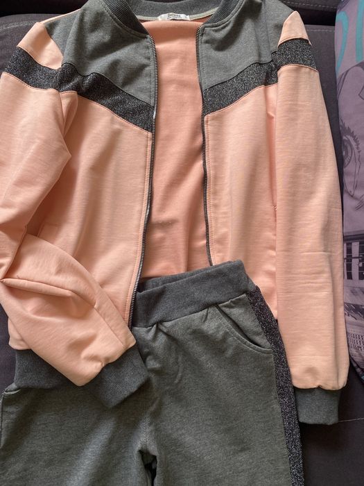 Спортивный костюм женский