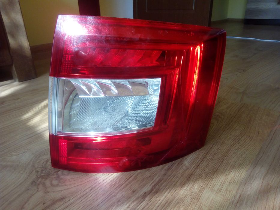 Lampa stop dreapta Skoda Octavia 3