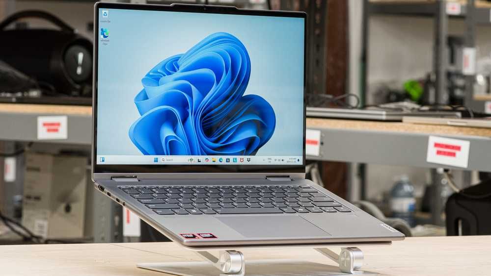 Lenovo Yoga 7 2-in-1 14AHP9 AMD Ryzen5-8640HS/8GB LPDDR5/512GB SSD/14"