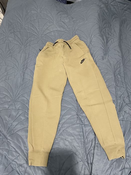 Анцунг на nike tech fleece